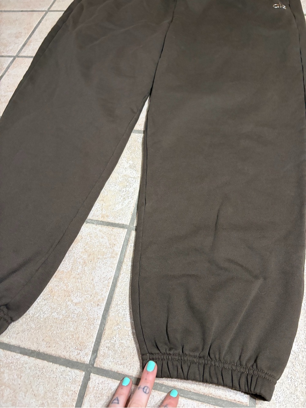 NWOT ALO Accolade Sweatpant Jogger *29” (Olive Tree) Size 2X - Picture 7 of 12